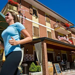 Отель Costabella, Сан-Дзено-ди-Монтанья